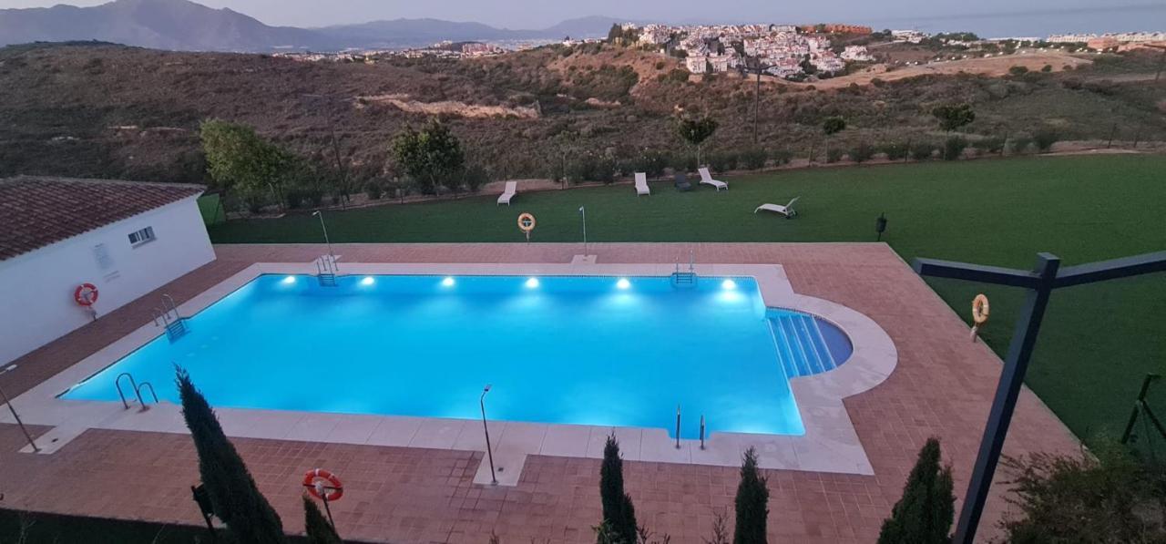 Small Oasis - Appartement 6 Personnes Манилва Екстериор снимка