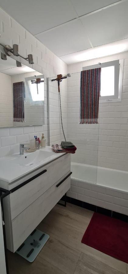 Small Oasis - Appartement 6 Personnes Манилва Екстериор снимка